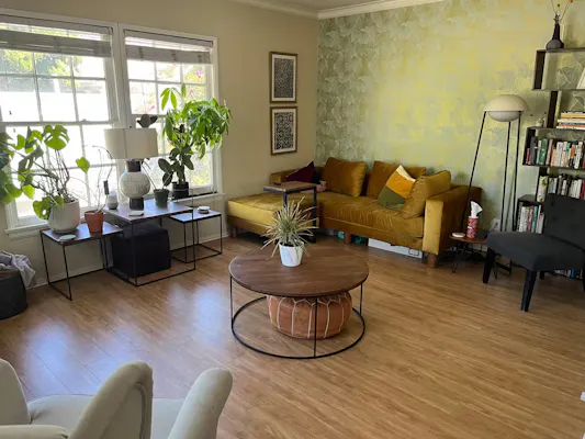 Sunny Toluca Lake apartment