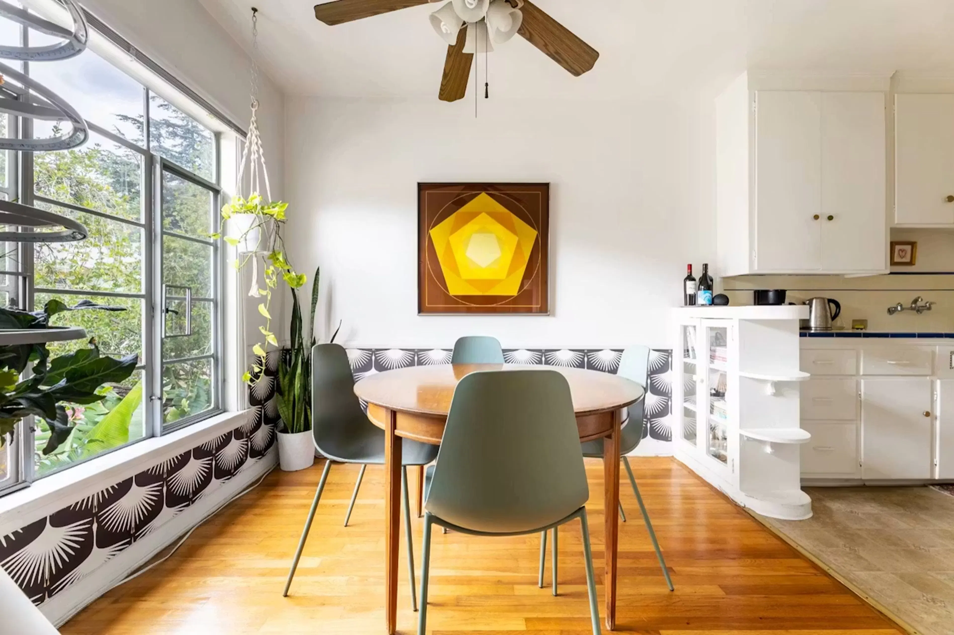 Cozy and charming home filled with natural light