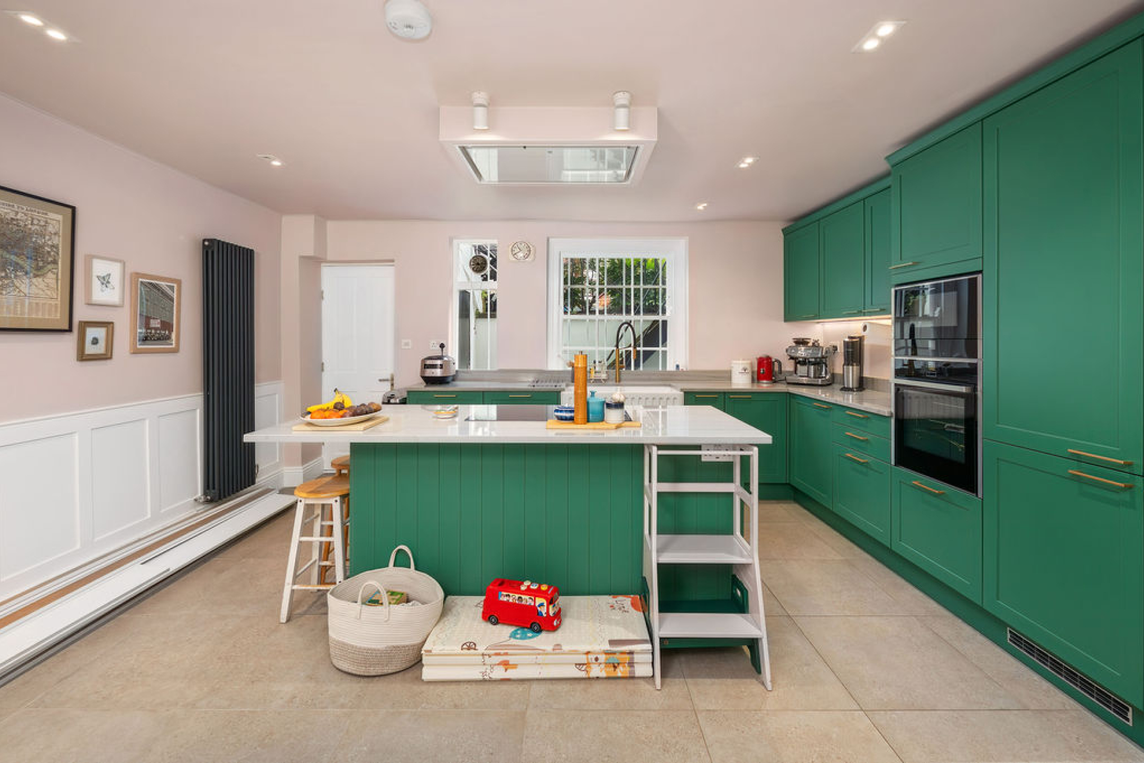 Regent, transitional space in the heart of the city