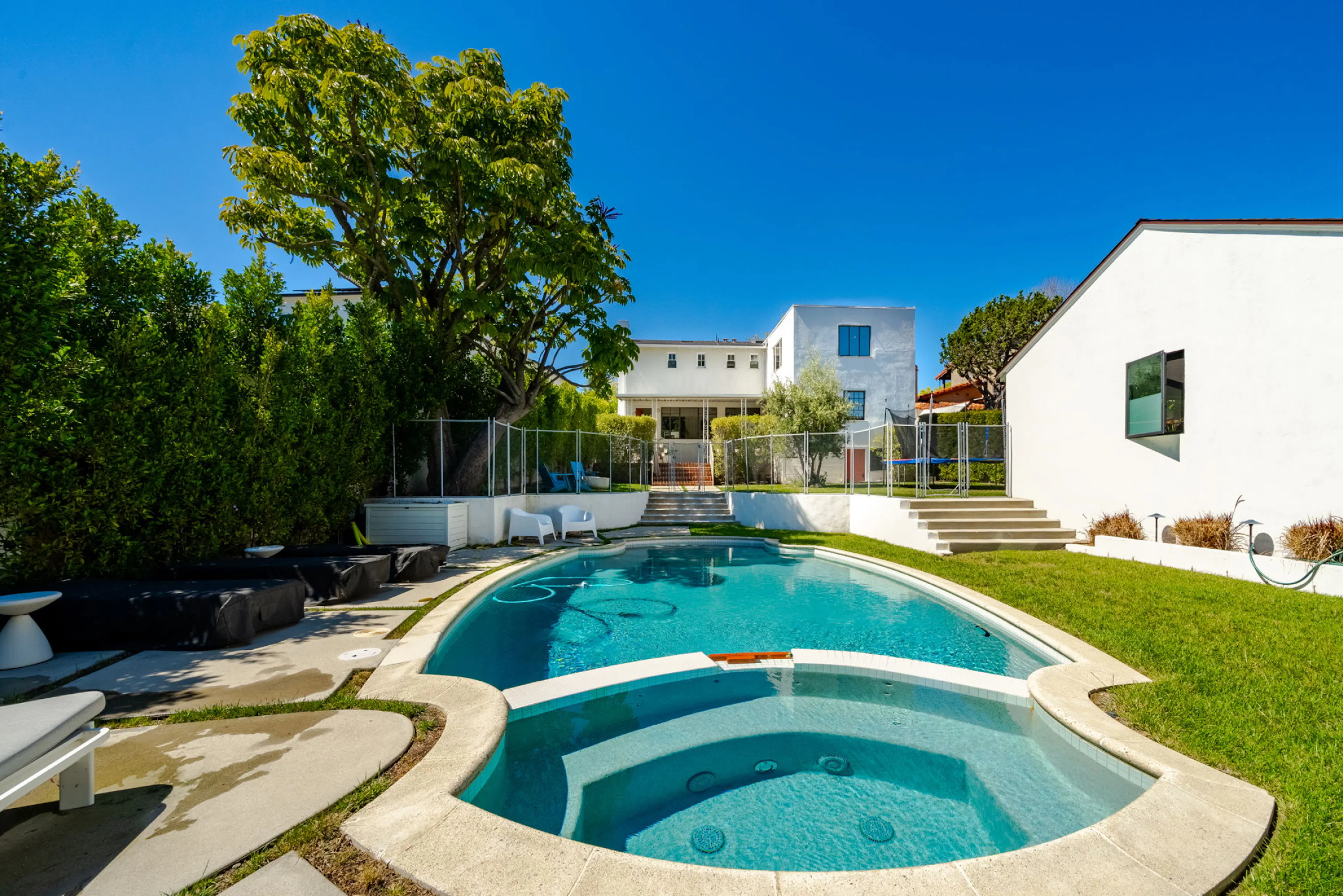 Chic and luxurious mid century modern home