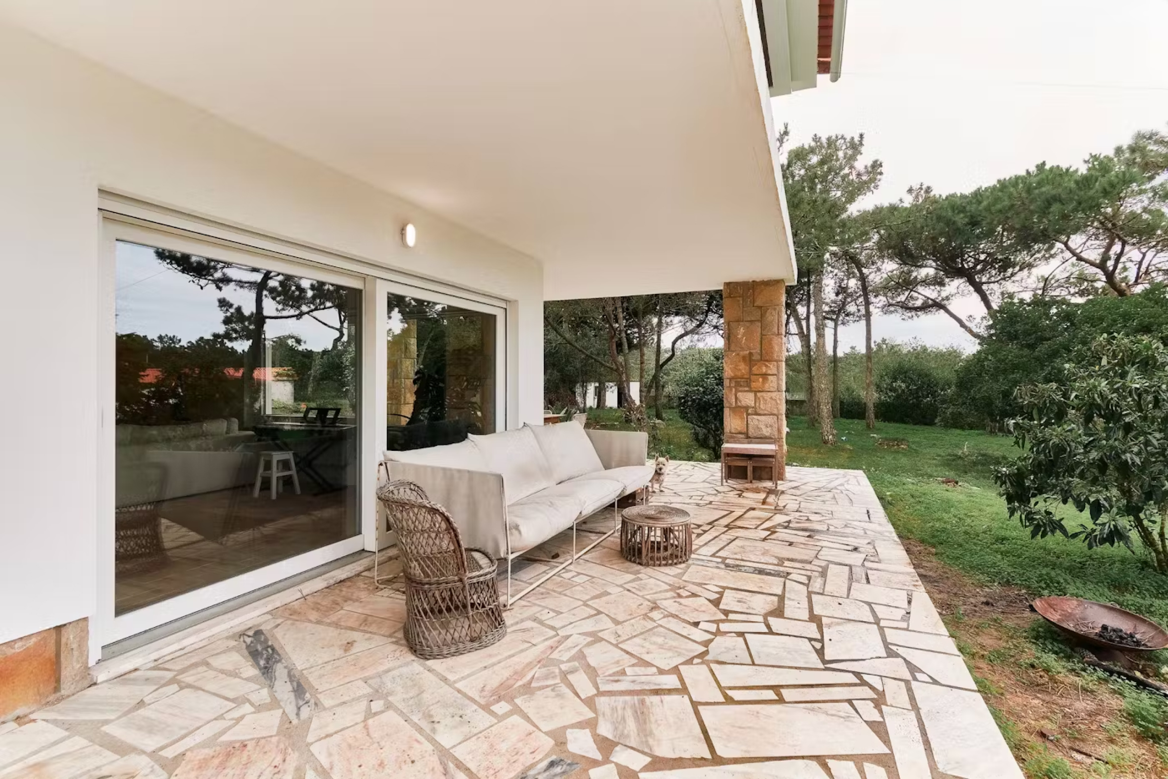 Naturalistic oasis with contemporary feel