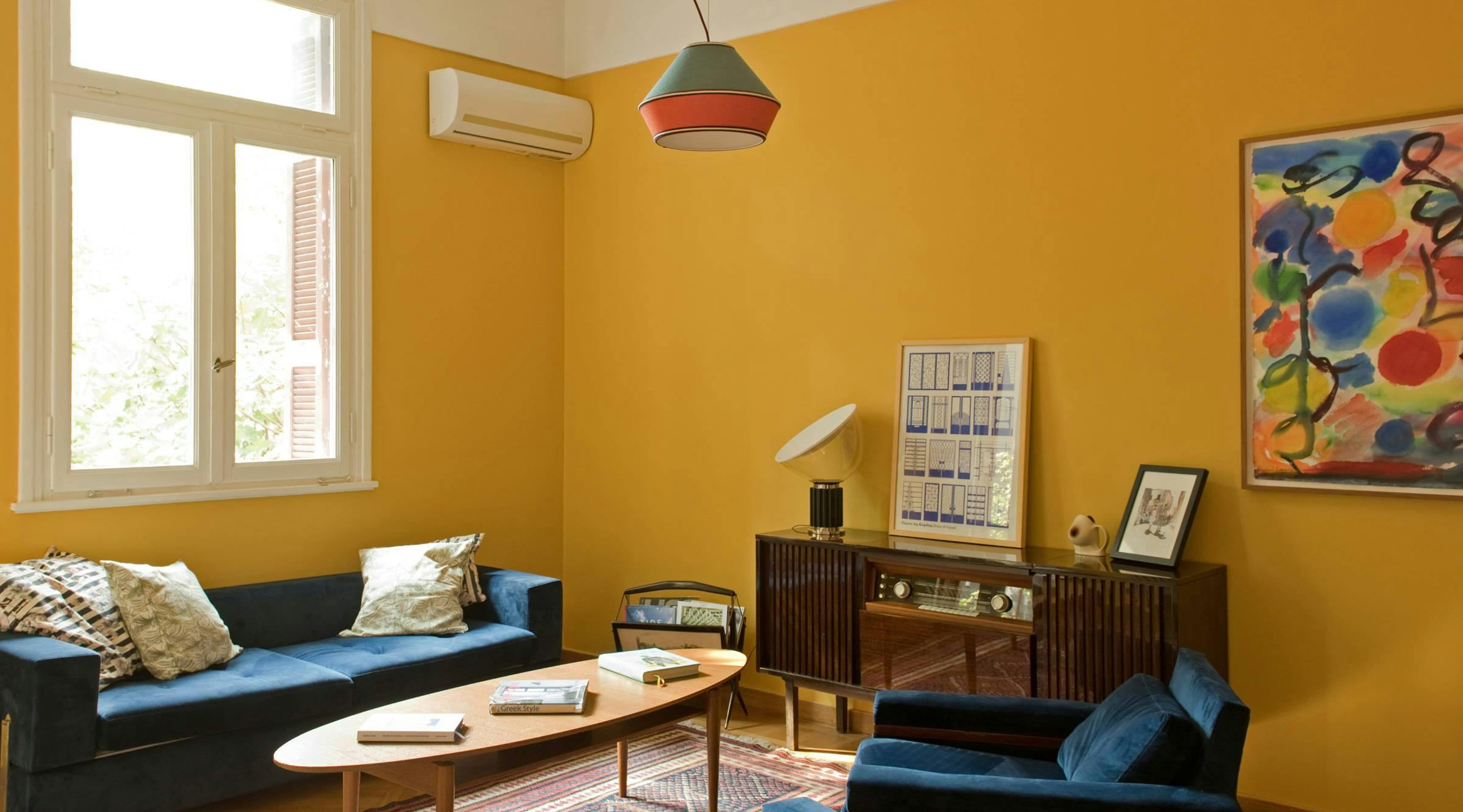 Découvrez la vie authentique et abordable de San Francisco dans une vraie maison, pas un hôtel. Cette maison baignée de soleil et économique dispose d'une table à manger en bois élégante, d'œuvres d'art distinctives, de coussins confortables et de pièces spacieuses, parfaite pour ceux qui recherchent une expérience unique et économique d'échange de maison Kindred à San Francisco.